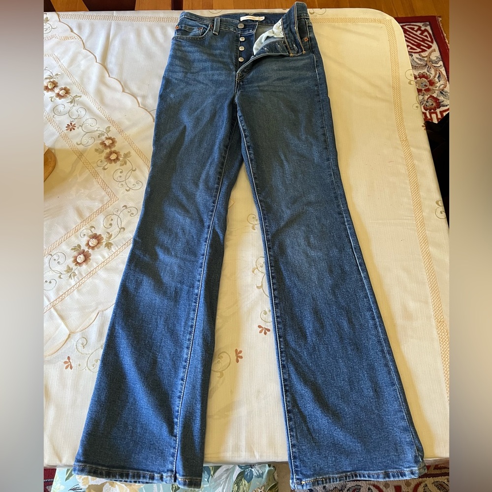 Levi’s Bootcut jeans